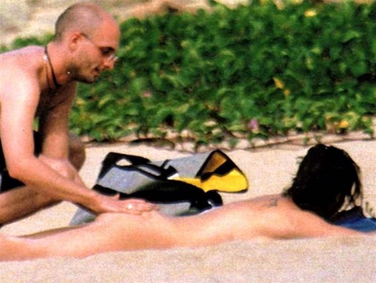 Alyssa Milano Nude Pussy and Tits on the Beach - Scandal Planet
