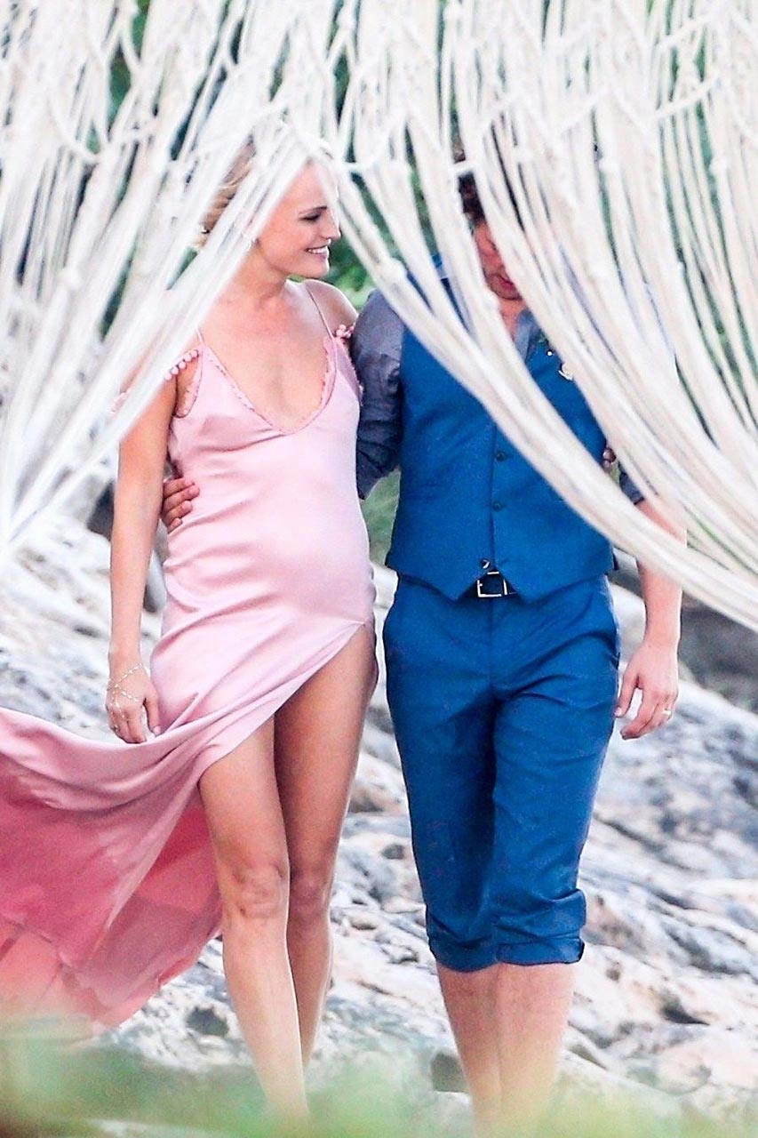 Malin Akerman Upskirt At Her Beach Wedding Scandal Planet