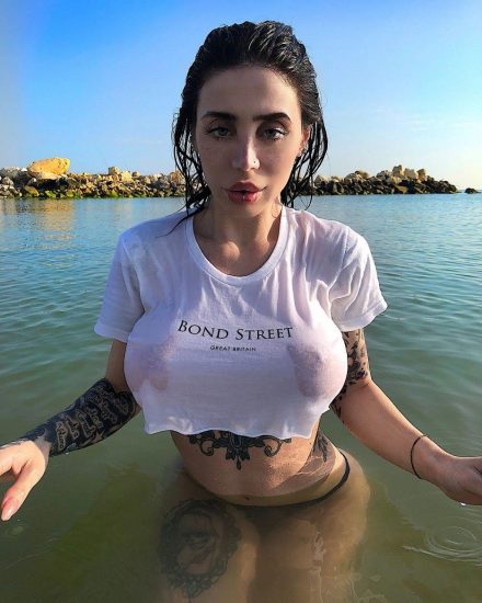 Alexis Mucci Nude Looks Like A Sex Robot Scandal Planet 