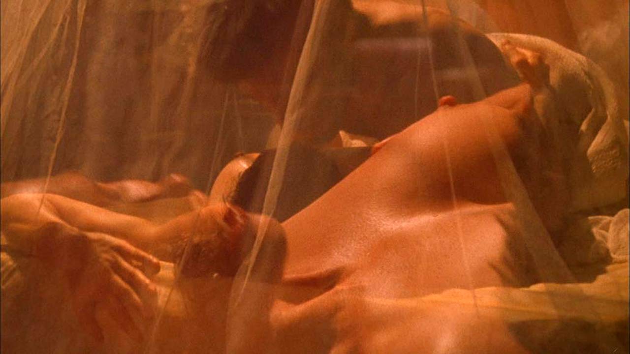 Carre otis naked