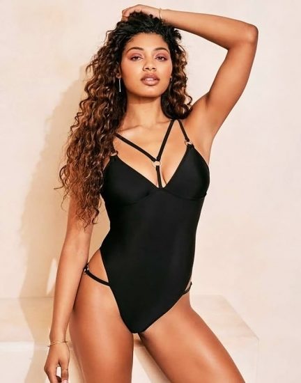 Danielle Herrington NUDE & Topless Pics for Sports Illustrated 300