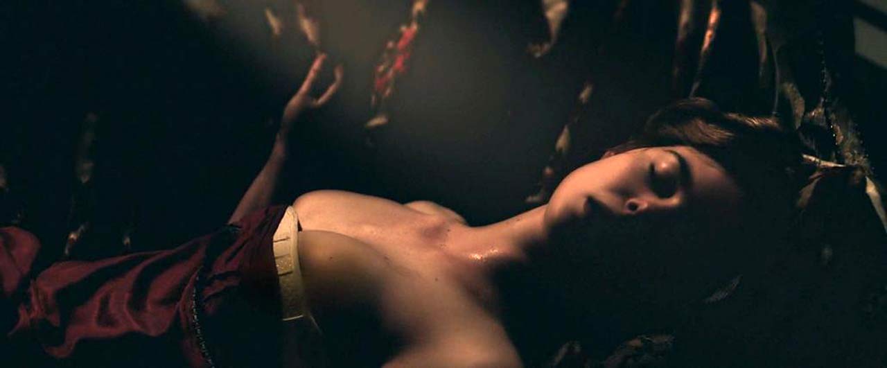 1280px x 531px - Elle Fanning Sex Scene in 'Mary Shelley' - Scandal Planet