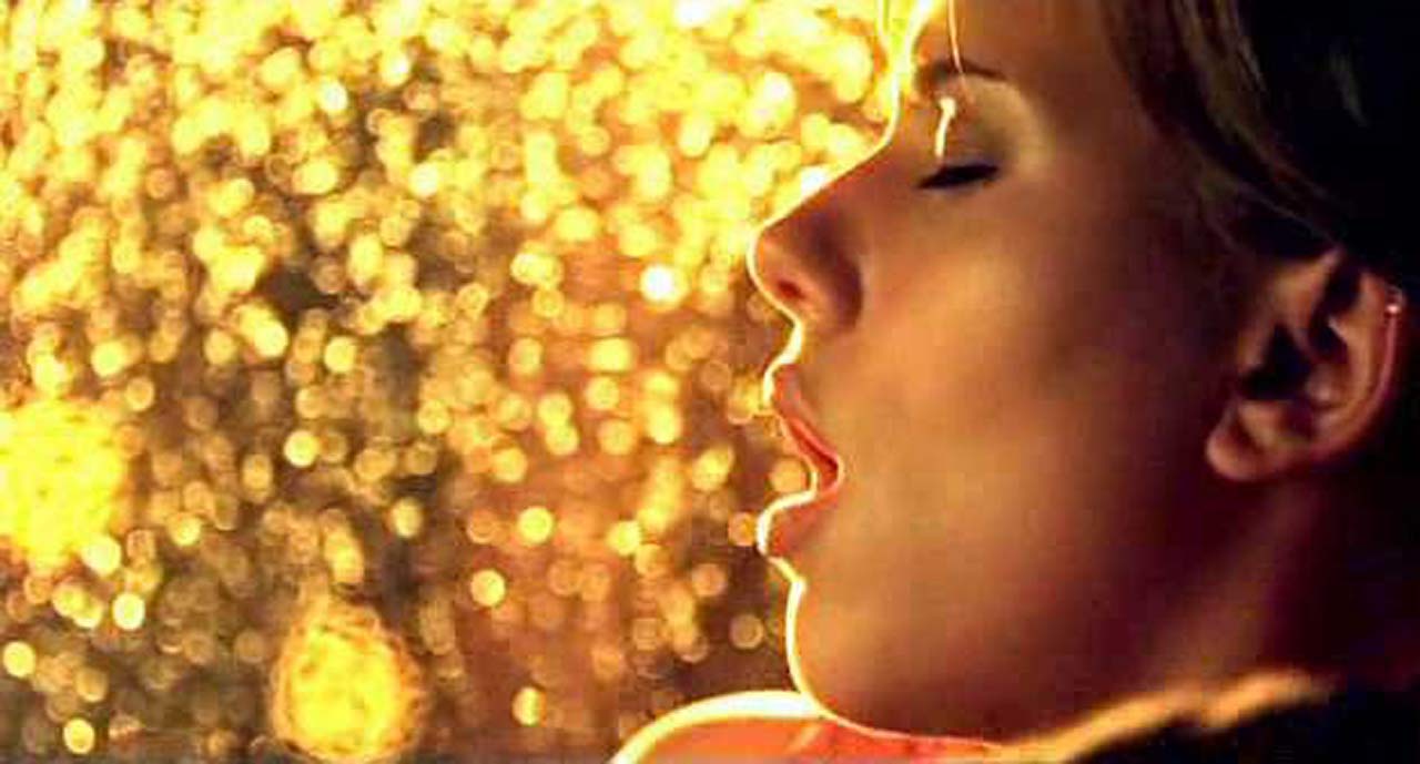 Scarlett Johansson Fingered In A Car In A Love Song For Bobby Long Scandal Planet