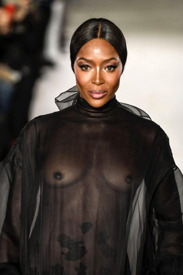 Naomi Campbell NUDE Pics & Topless Sexy Images Collection 143