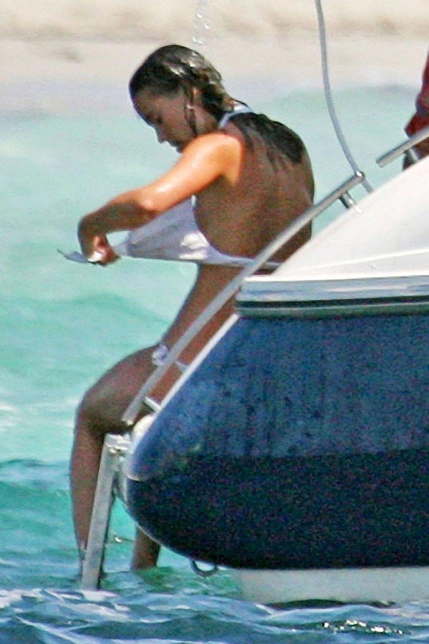 Pippa Middleton Nude And Bikini Pics From Caribbean Islands Scandal Planet 