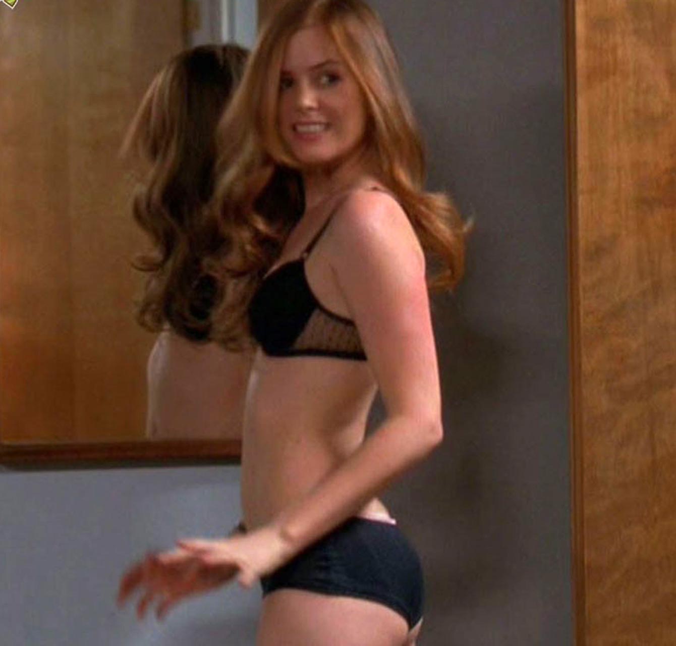 Isla Fisher nude & sexy pics.