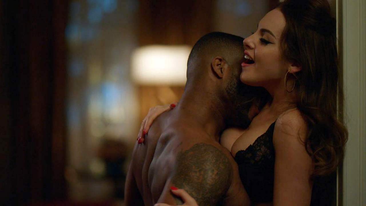 Elizabeth Gillies Ariana Grande Porn - Elizabeth Gillies Cleavage in Scene from 'Dynasty' - Scandal ...