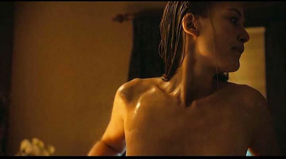 Rosamund Pike topless wideo