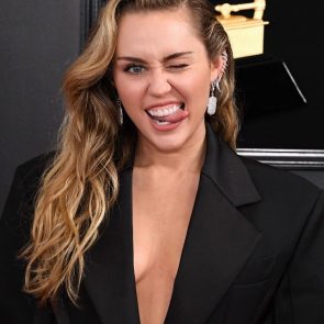 Miley Cyrus Nude Leaked Pics and Real PORN [2020 UPDATE] 122