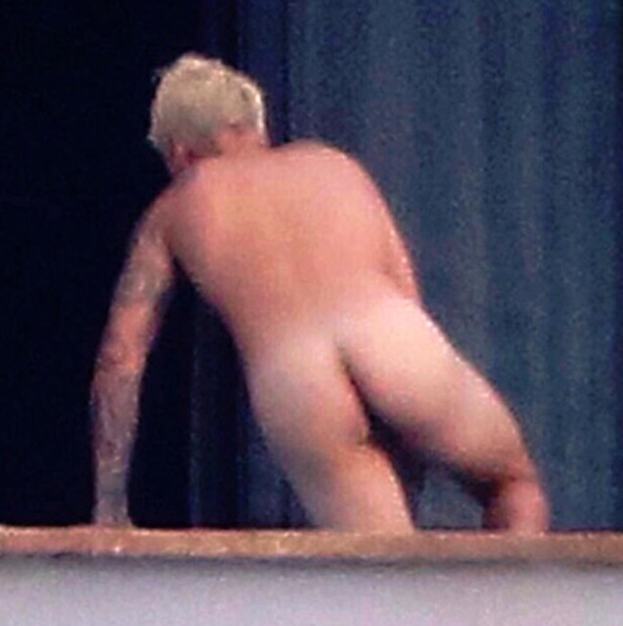 Naked picture bieber justin Justin Bieber's