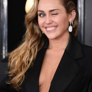 Miley Cyrus Nude Leaked Pics and Real PORN [2020 UPDATE] 112