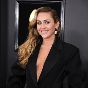 Miley Cyrus Nude Leaked Pics and Real PORN [2020 UPDATE] 117