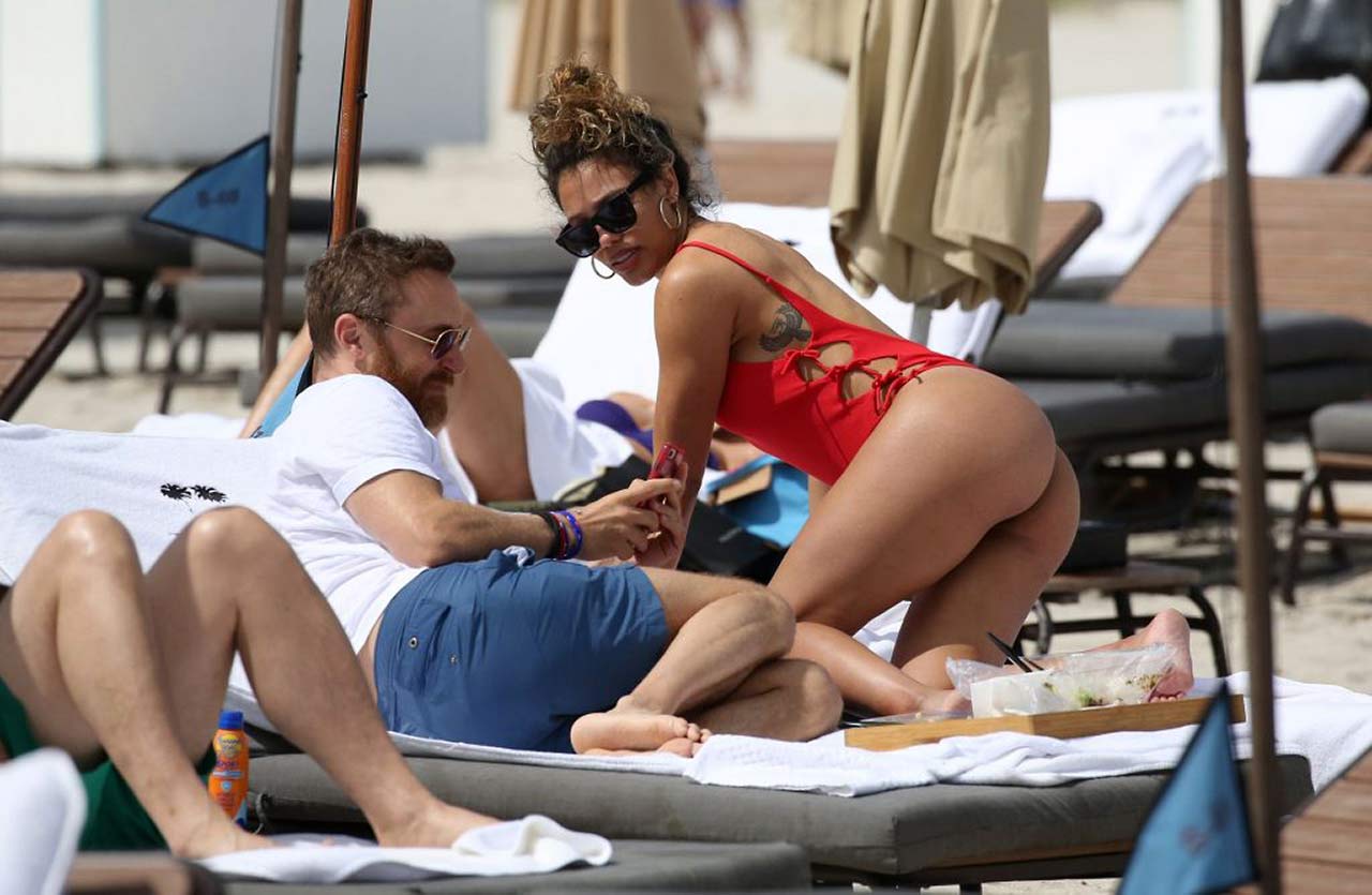 Jessica Ledon Nude Nipples On The Beach Scandal Planet 