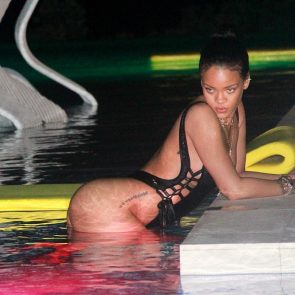 Rihanna Naked Leaks and PORN Sex Tape [2021 NEWS] 2677