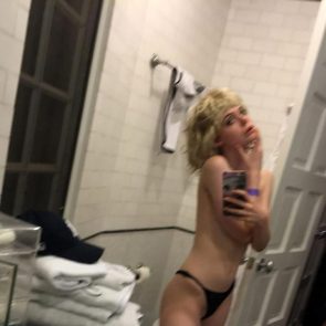 Elle Fanning nude leaked pic