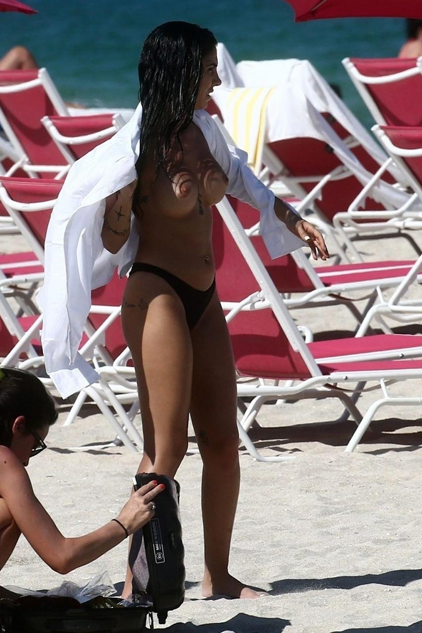 Giulia De Lellis Nude Boobs in Miami Beach - Scandal Planet