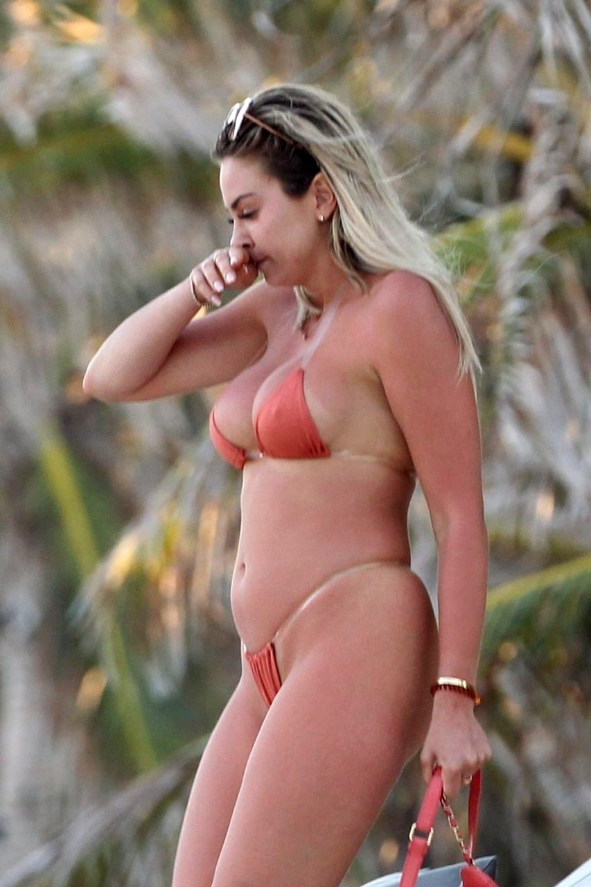 Khloe Terae Nip Slip Oops In Tulum Scandal Planet