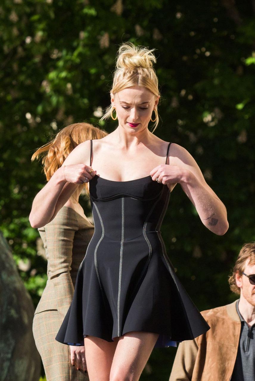 Sophie Turner Is Becoming Anorexic Scandal Planet