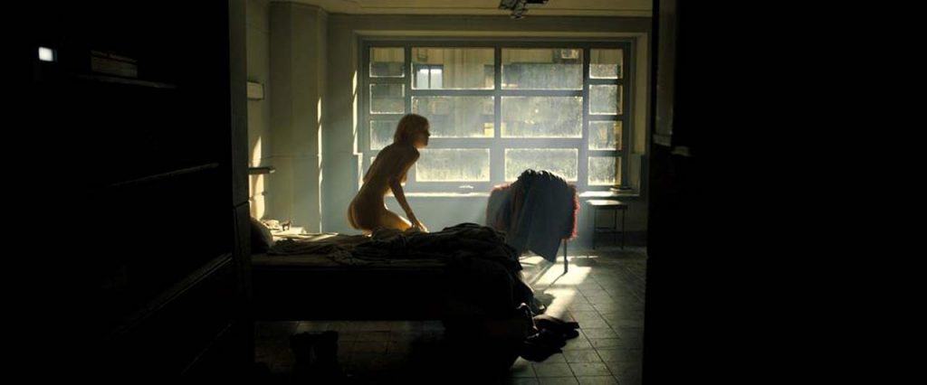 Mackenzie Davis Nude Scene From Blade Runner 2049 Scandal Planet