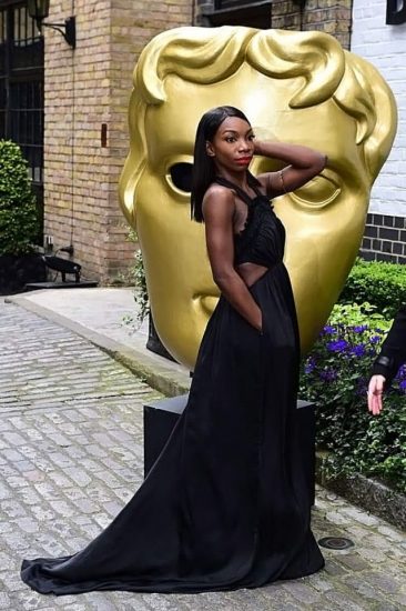 Michaela Coel Nude LEAKED Photos & Sexy, Feet Collection 30