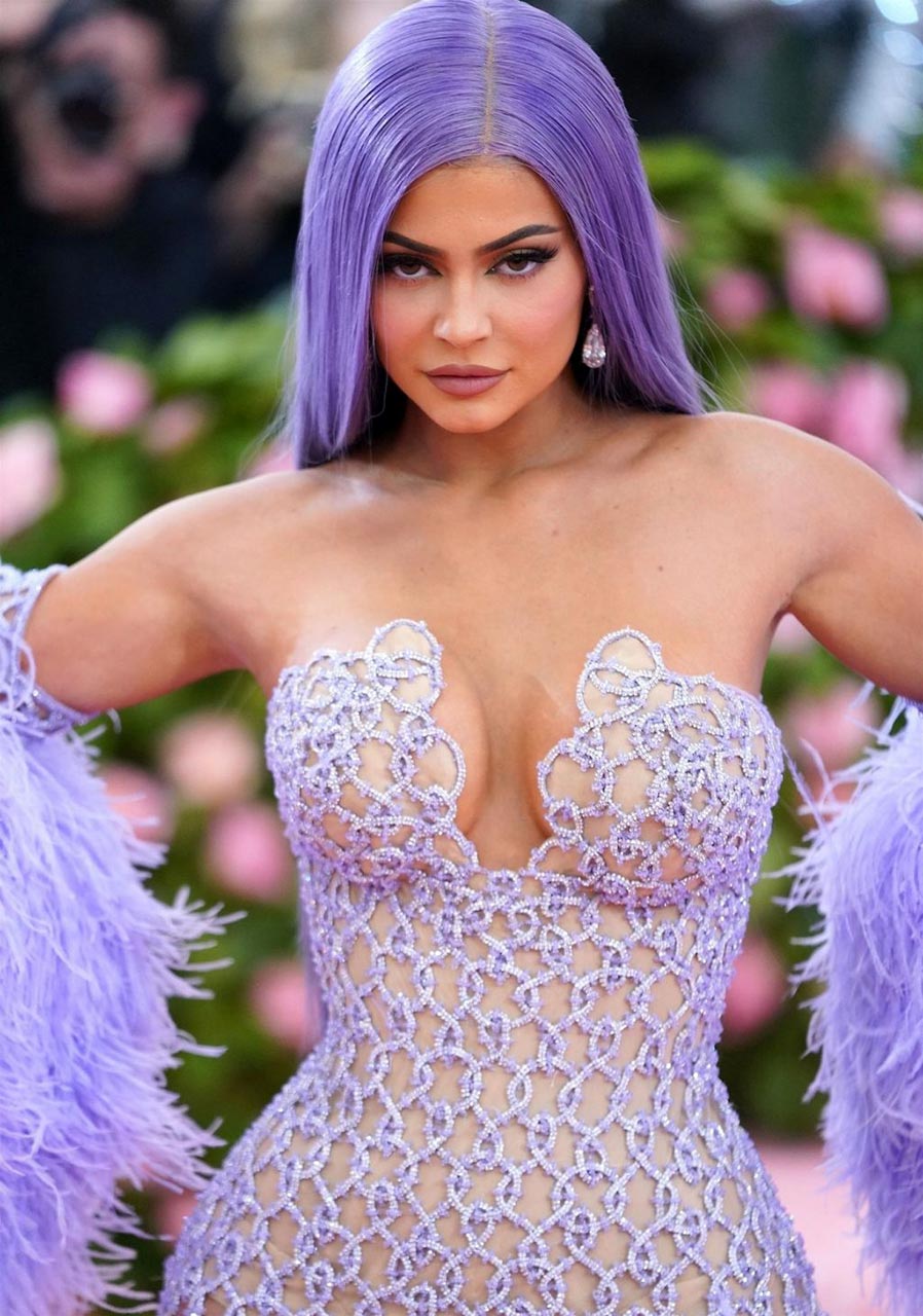 Kylie Jenner As Daphne At Met Gala 2019 Scandal Planet