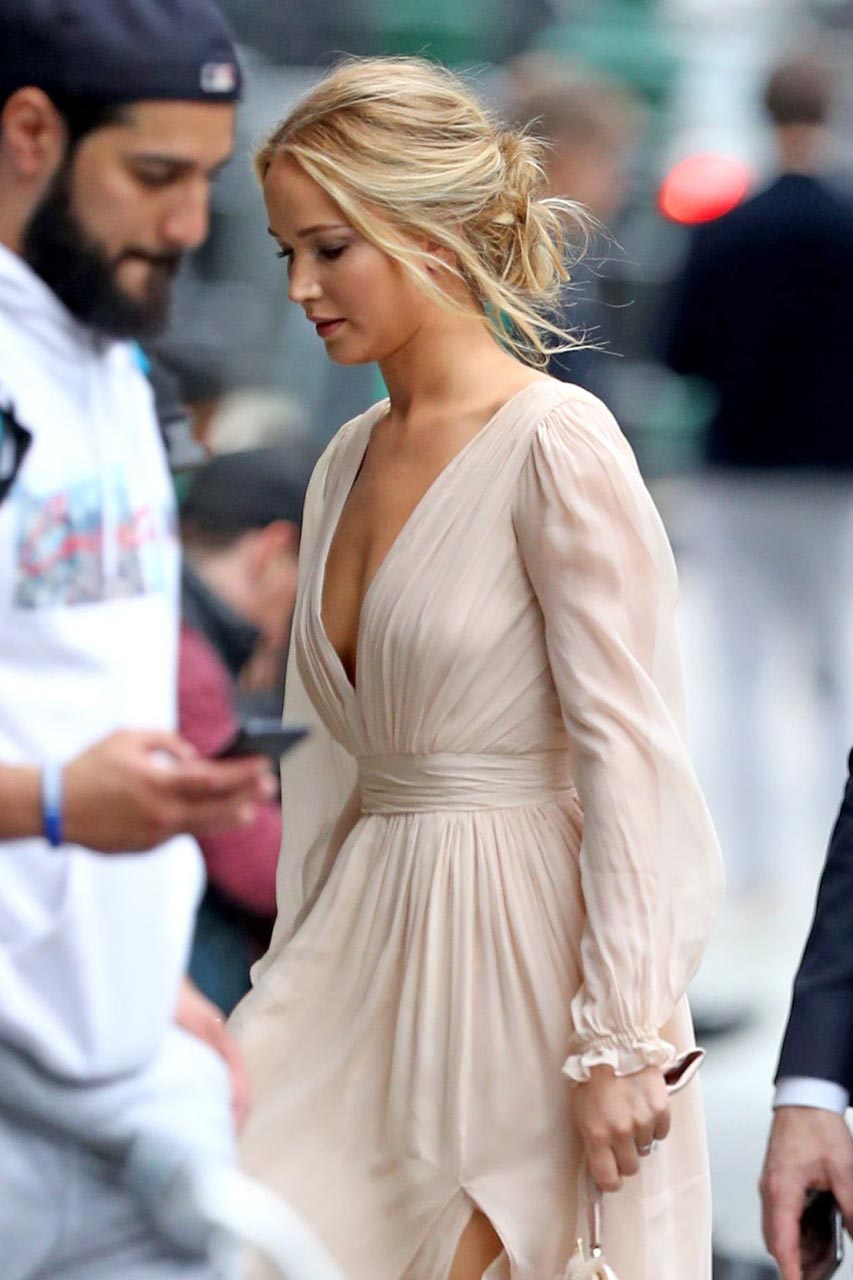 Jennifer Lawrence Sexy Cleavage For A Date Scandal Planet