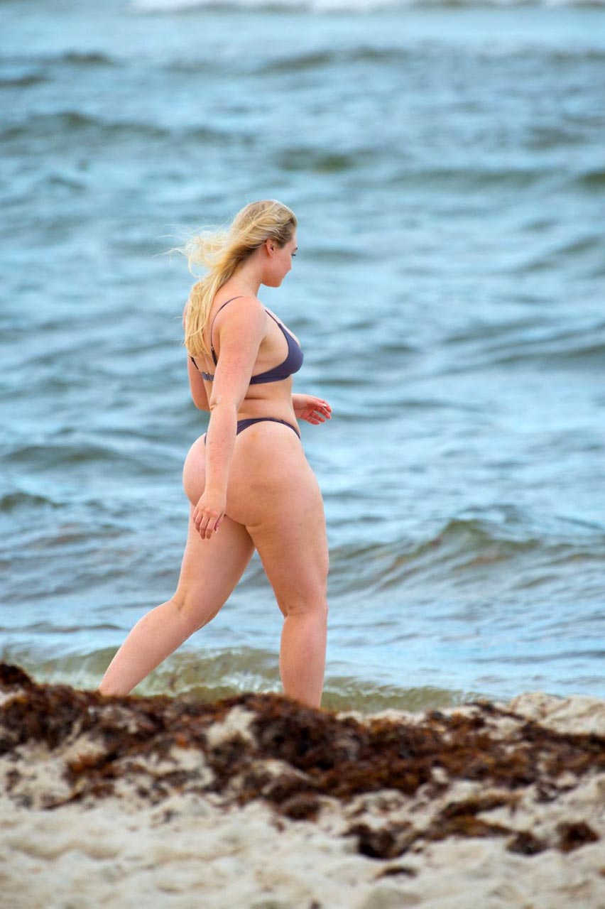 Iskra Lawrence Sexy Pics With B
