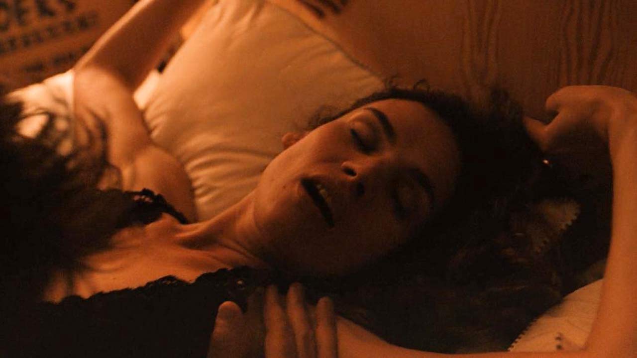Elise Schaap Anna Drijver Underwear Lesbian Scene In Undercover Aznude Hot Sex Picture