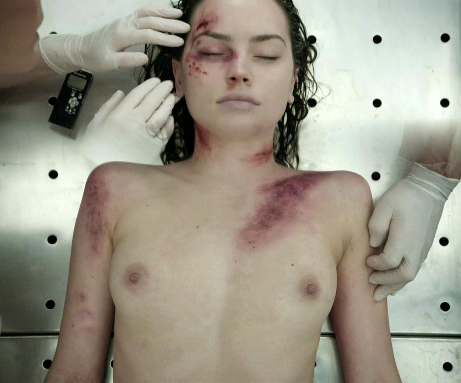 Daisy Ridley nude pics.
