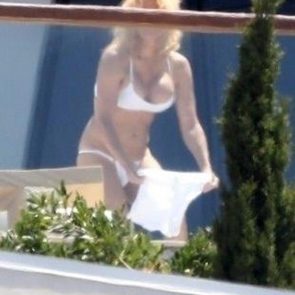Pamela Anderson Nude Pics and Leaked Sex Tape 66