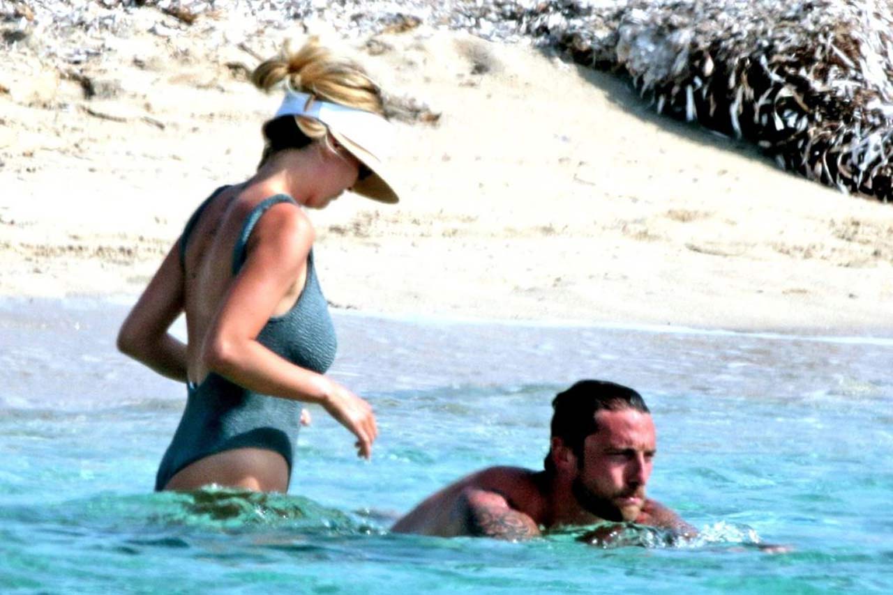 Roberta Sinopoli Nude Tits In Formentera Scandal Planet 7388