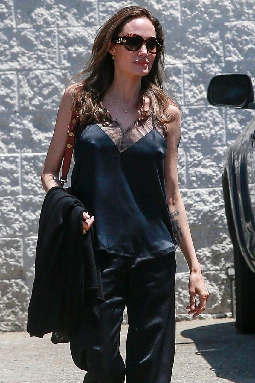 Angelina Jolie Braless Nipple Pokies In Black Top Scandal Planet