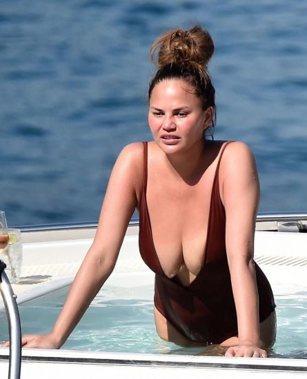 Chrissy Teigen Nude & Topless ULTIMATE Collection 66