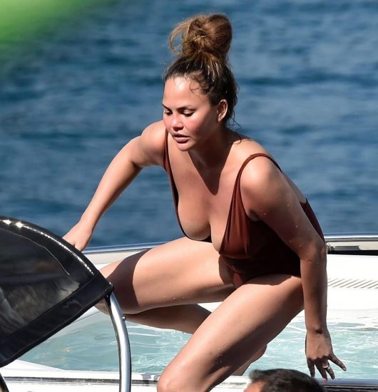 Chrissy Teigen Nude & Topless ULTIMATE Collection 69