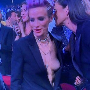 295px x 295px - Megan Rapinoe Nude Lesbian Pics & Nip Slip at ESPY Awards