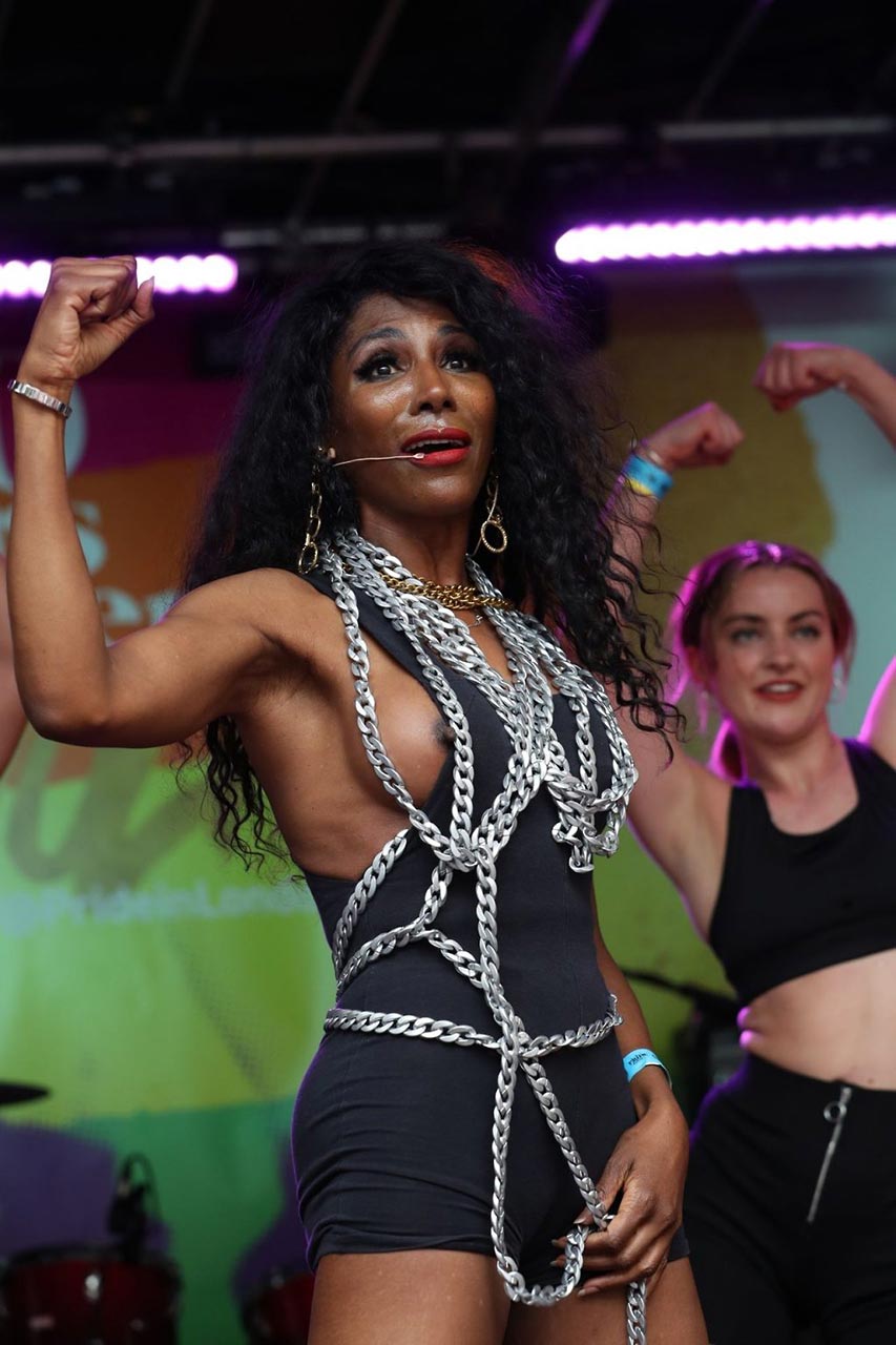 Sinitta Nude Nipples While Stage Performance Scandal Planet The