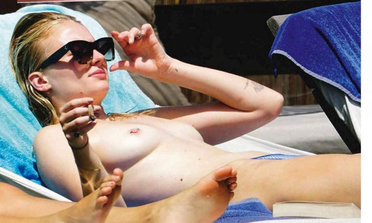 Sophie Turner Naked