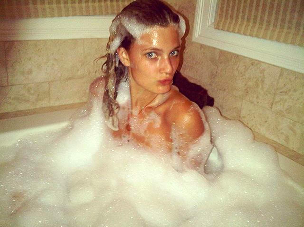 Constance Jablonski Nude And Sexy Photos Scandal Planet 