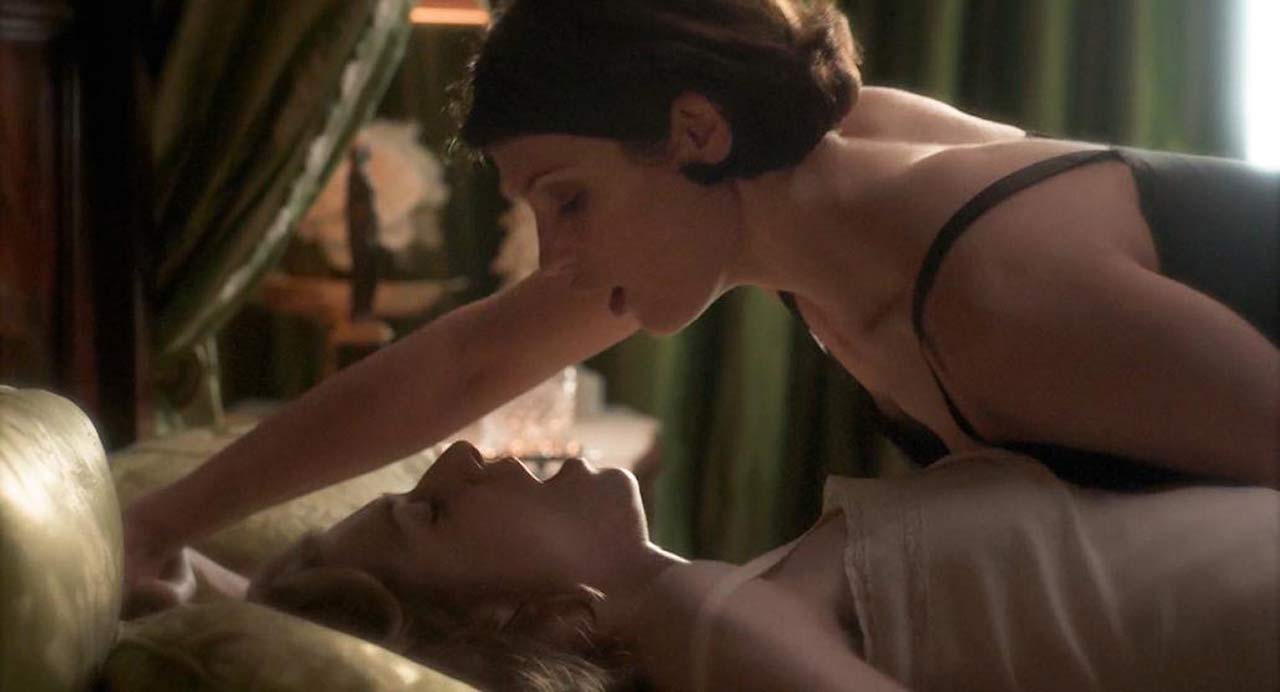 Elizabeth Debicki & Gemma Arterton Sexy Lesbian Scene from ...