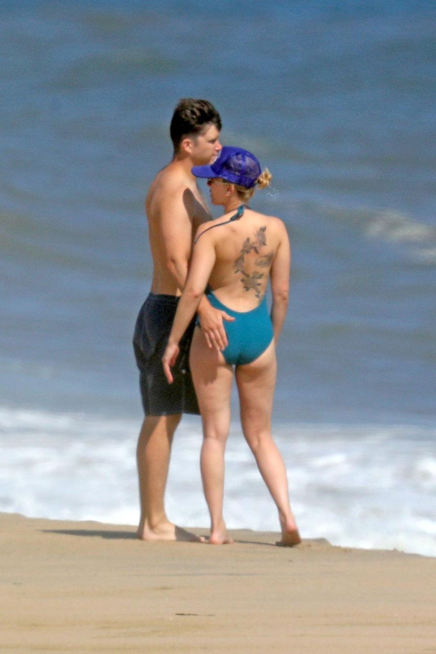 Scarlett Johansson Bikini Pics With Colin Jost Scandal
