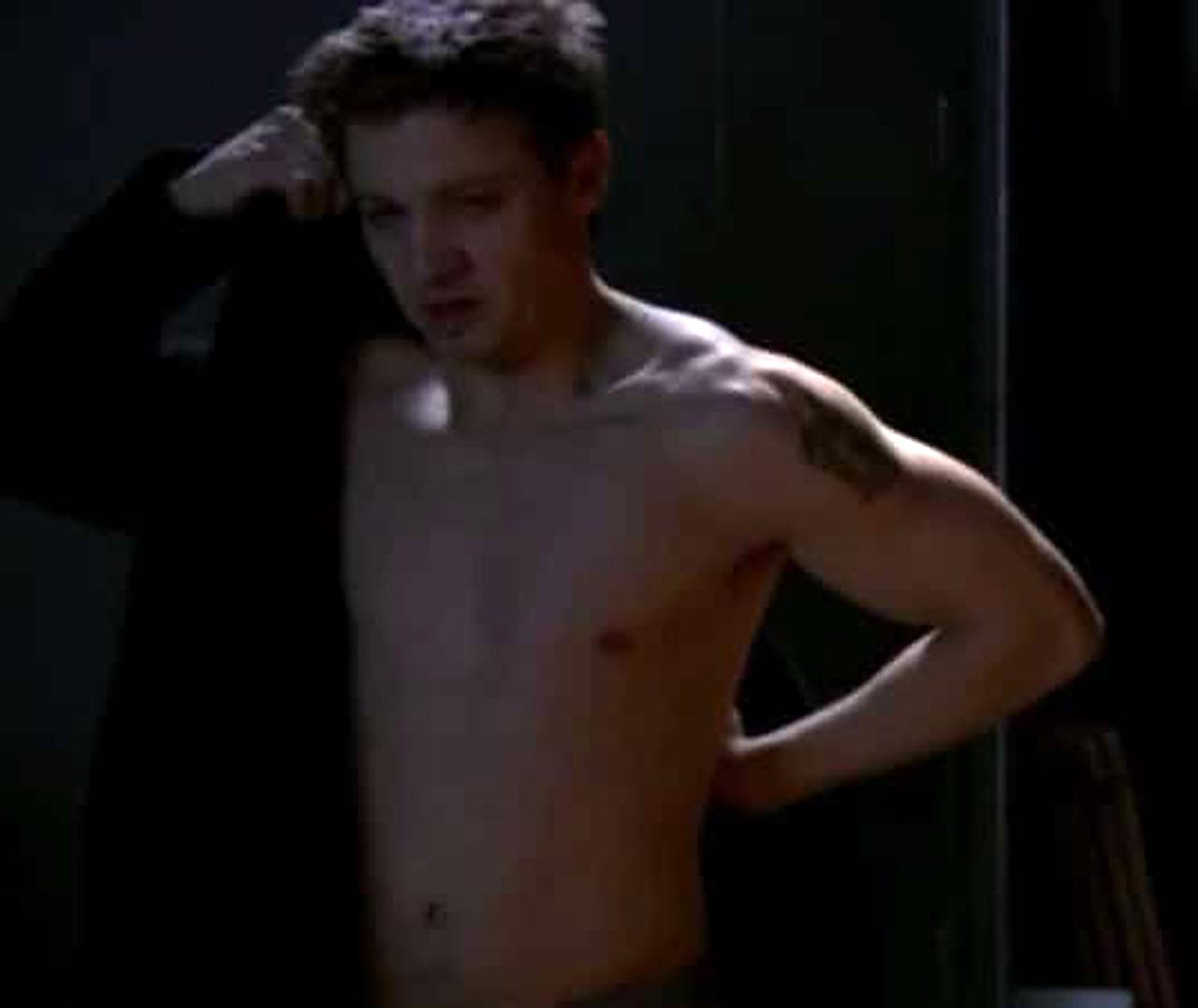 Jeremy renner jerk off