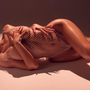 Kylie Jenner nude body
