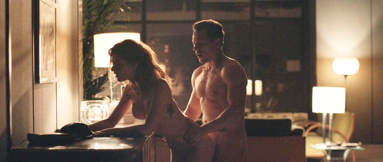 Miriam Leone nude sex scene.
