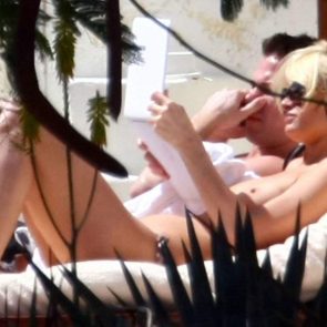 Paris Hilton Nude Pics and Famous Leaked Sex Tape 20