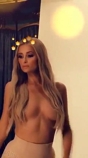 Paris Hilton nude tits