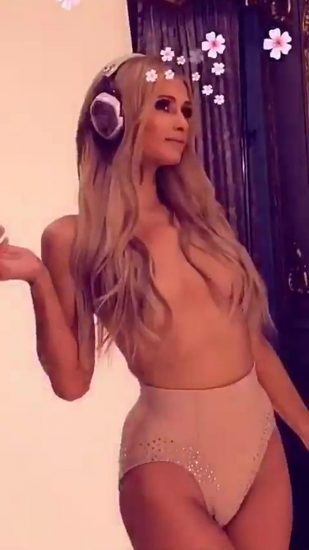 Paris Hilton Nude Pics and Famous Leaked Sex Tape 27