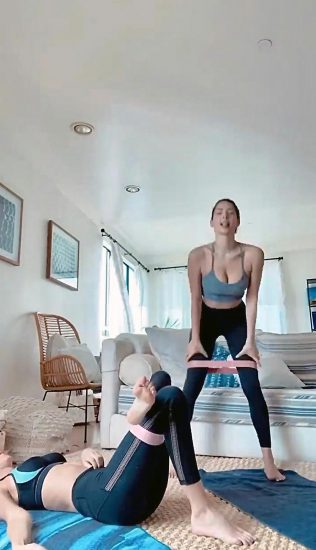 Elizabeth Turner Nude LEAKED Pics & Porn Video 208