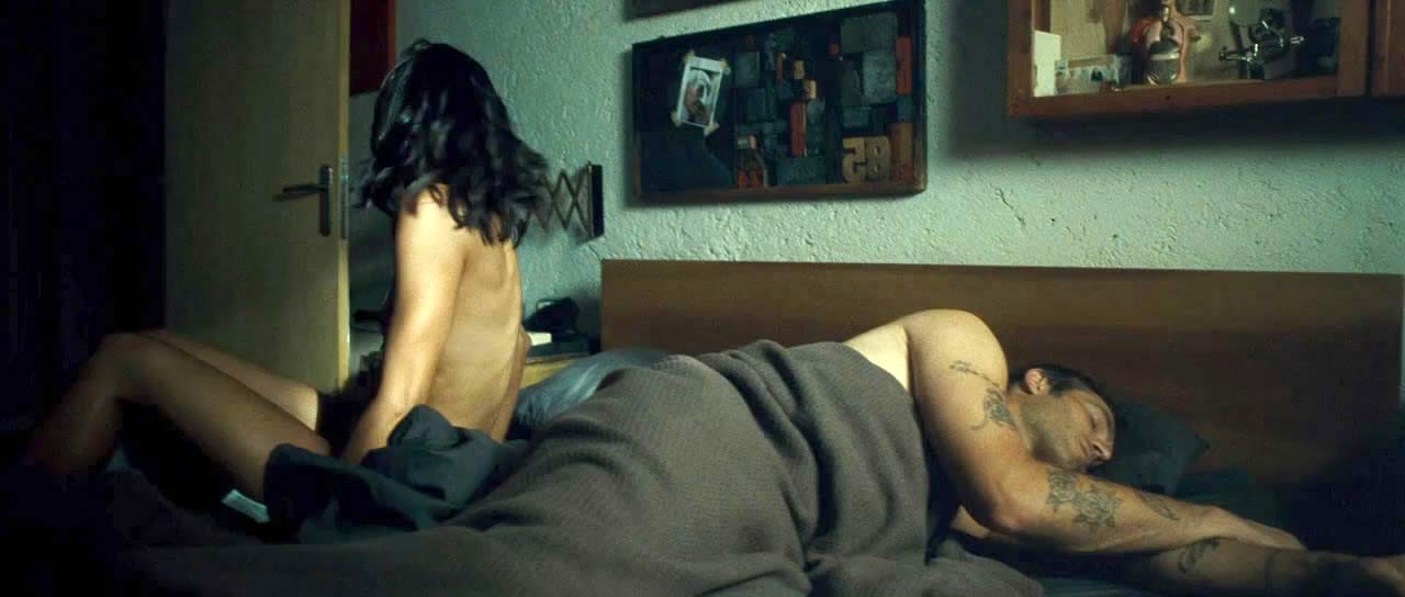 Zoe Saldana Nude And Sexy In Sex Scenes Scandal Planet