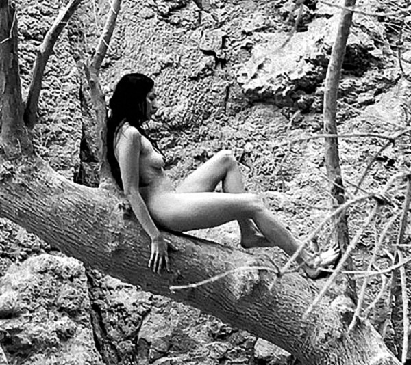 Lela Loren Nude LEAKED Pics & Topless in Explicit Sex Scenes 43