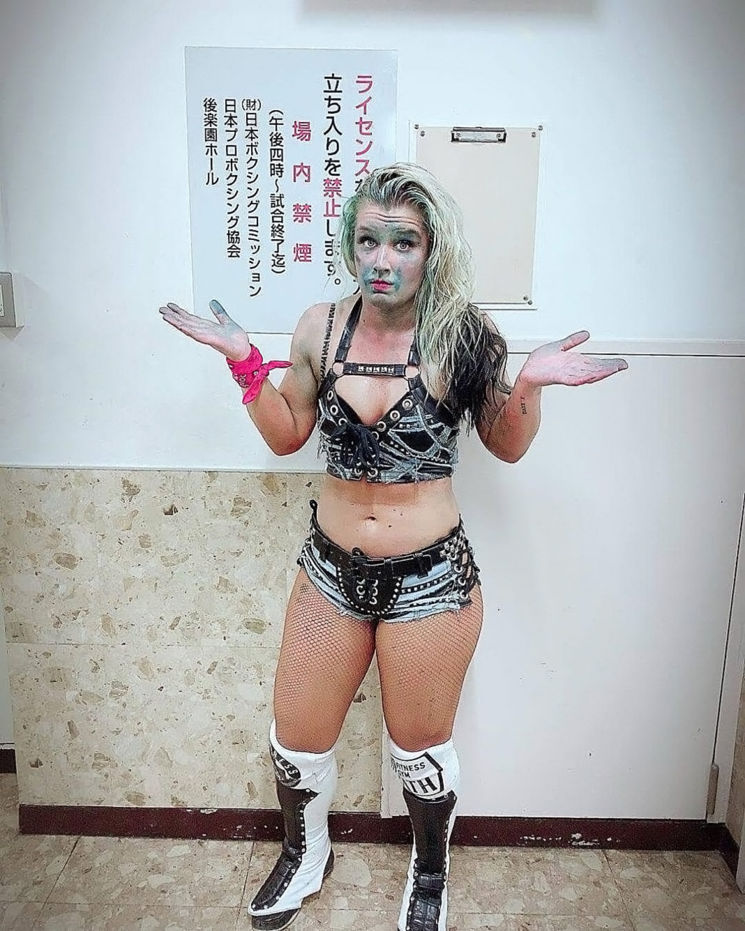 Toni Storm sexy images.